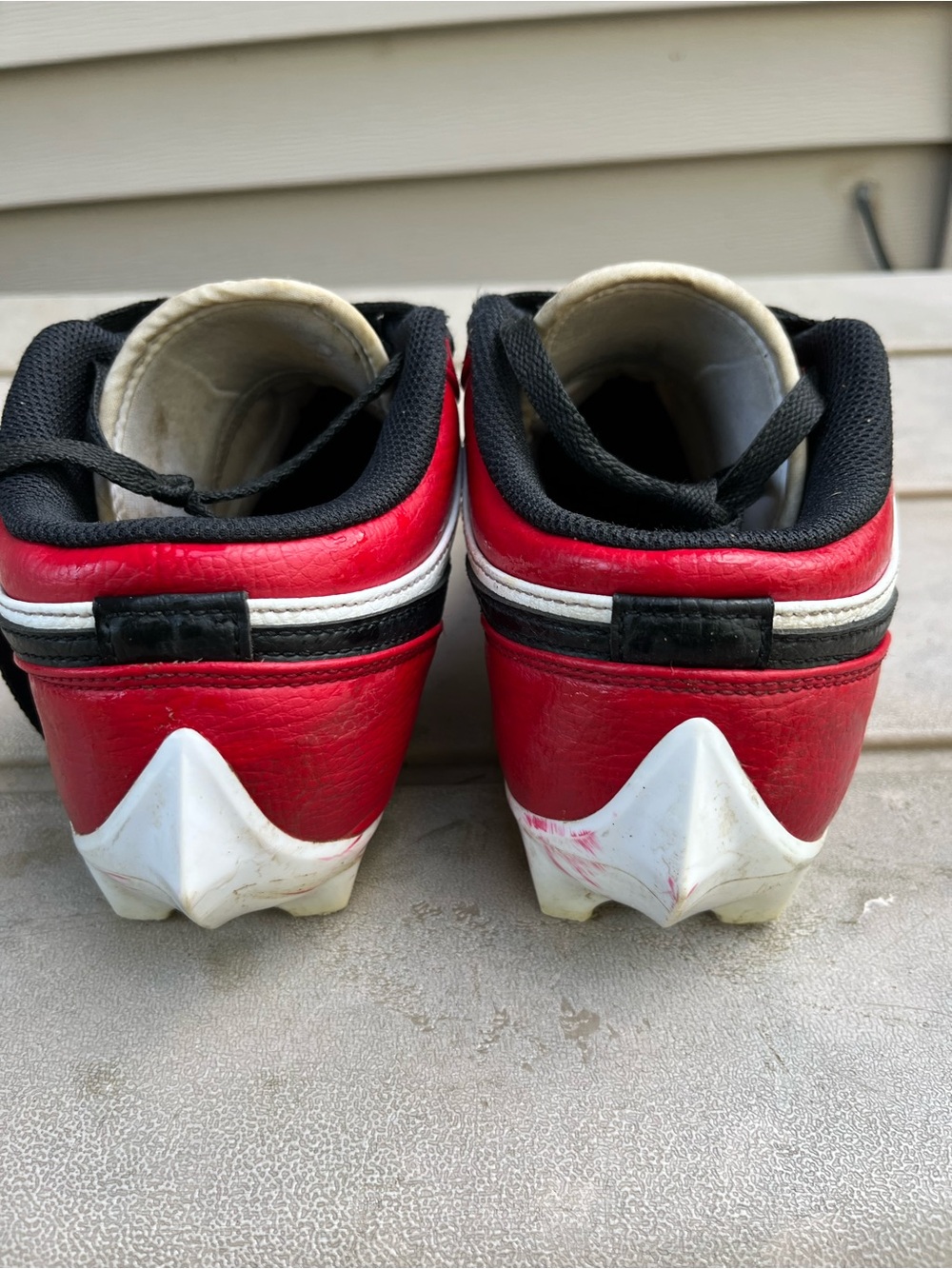 Jordan Red, White & Black Low-Top football cleats - Picture 3 of 5